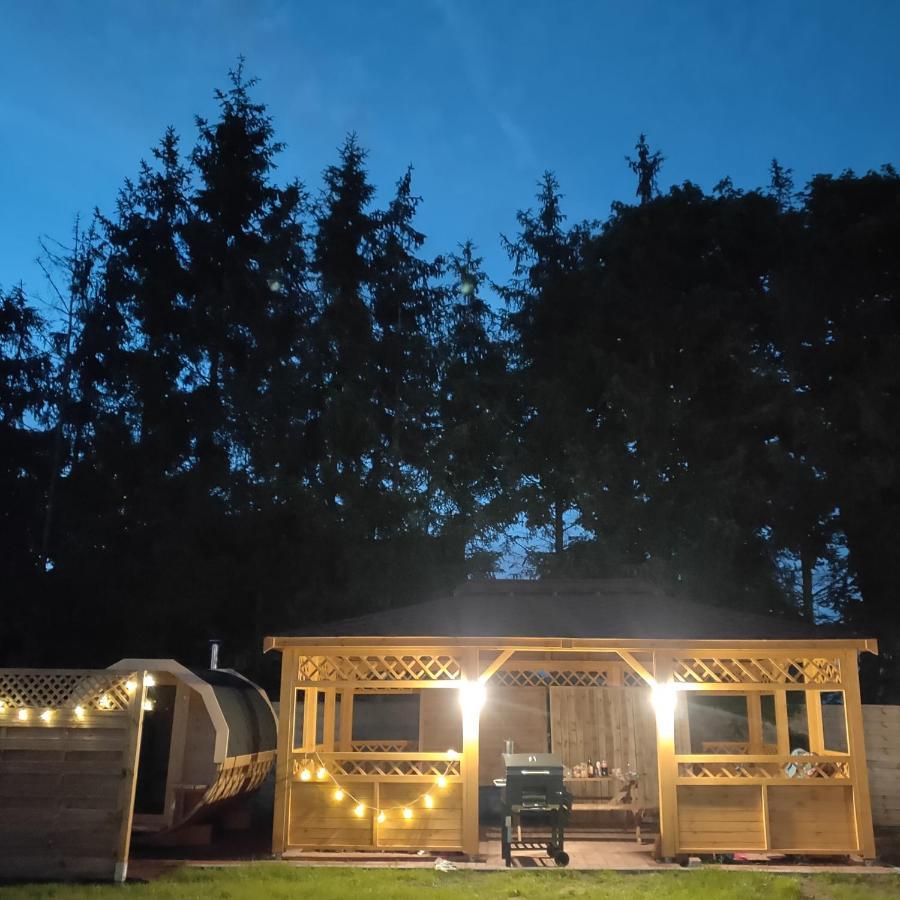 Kalinowy Sad Domki Z Jacuzzi I Sauna Mikołajki Eksteriør bilde