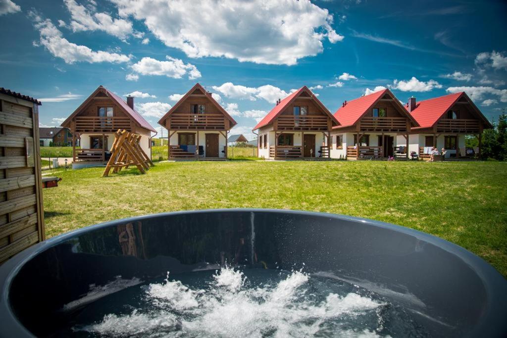 Kalinowy Sad Domki Z Jacuzzi I Sauna Mikołajki Eksteriør bilde